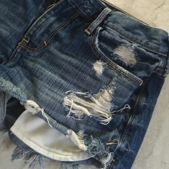 Hollister cutoff shorts - Picture 8 of 10